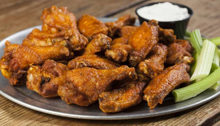 Order 15 Wing Combo food online from Pluckers Wing Bar store, Baton Rouge on bringmethat.com
