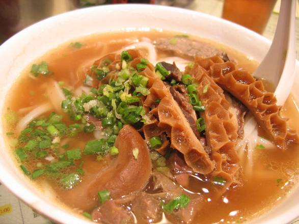 Order Beef Tripe Noodle Soup牛杂汤粉 food online from China Boy store, Washington on bringmethat.com