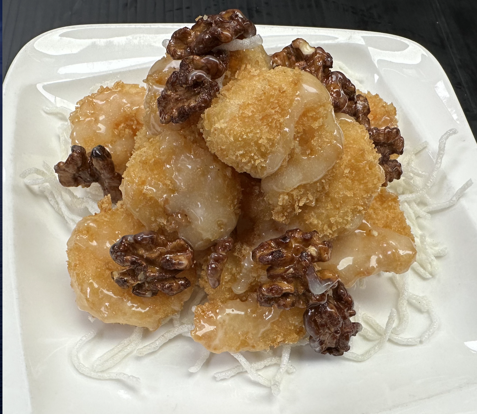 Order Golden Shrimp w. Honey Walnut in Fruit Creamy Sauce food online from New Leaf Chinese & Japanese Cuisine store, Philadelphia on bringmethat.com