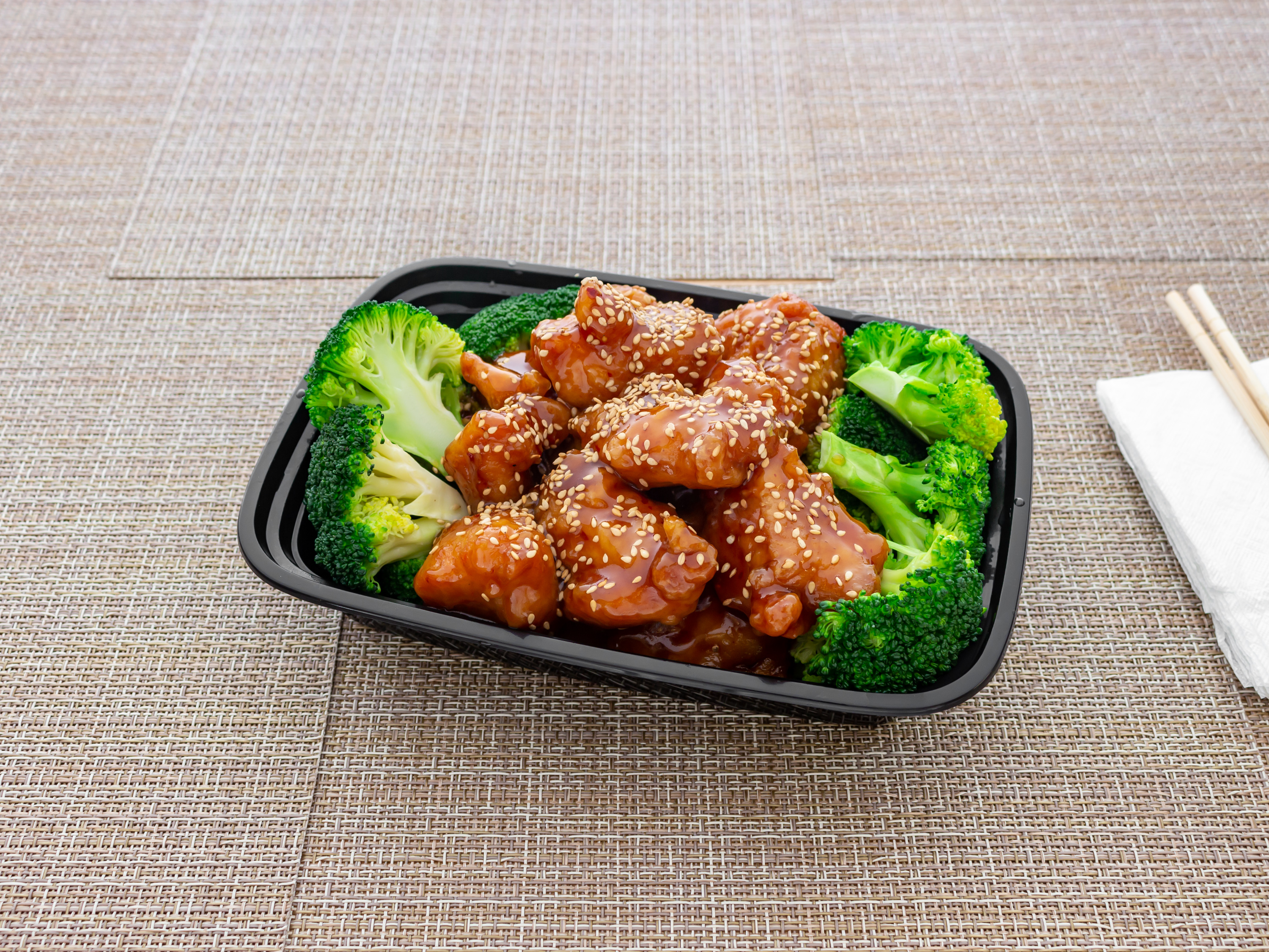 Order C22. Sesame Chicken food online from Hunan Gardens store, Waldwick on bringmethat.com