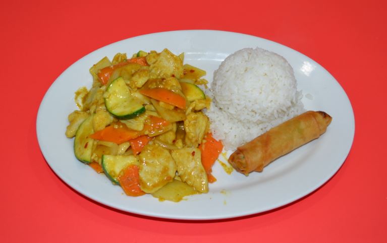 Order L16. Curry Chicken Lunch food online from Canton Express store, Plano on bringmethat.com