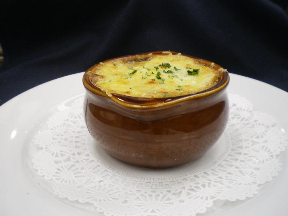 Order Soupe a L'oignon Gratinee food online from Saint Jacques French Cuisine store, Raleigh on bringmethat.com