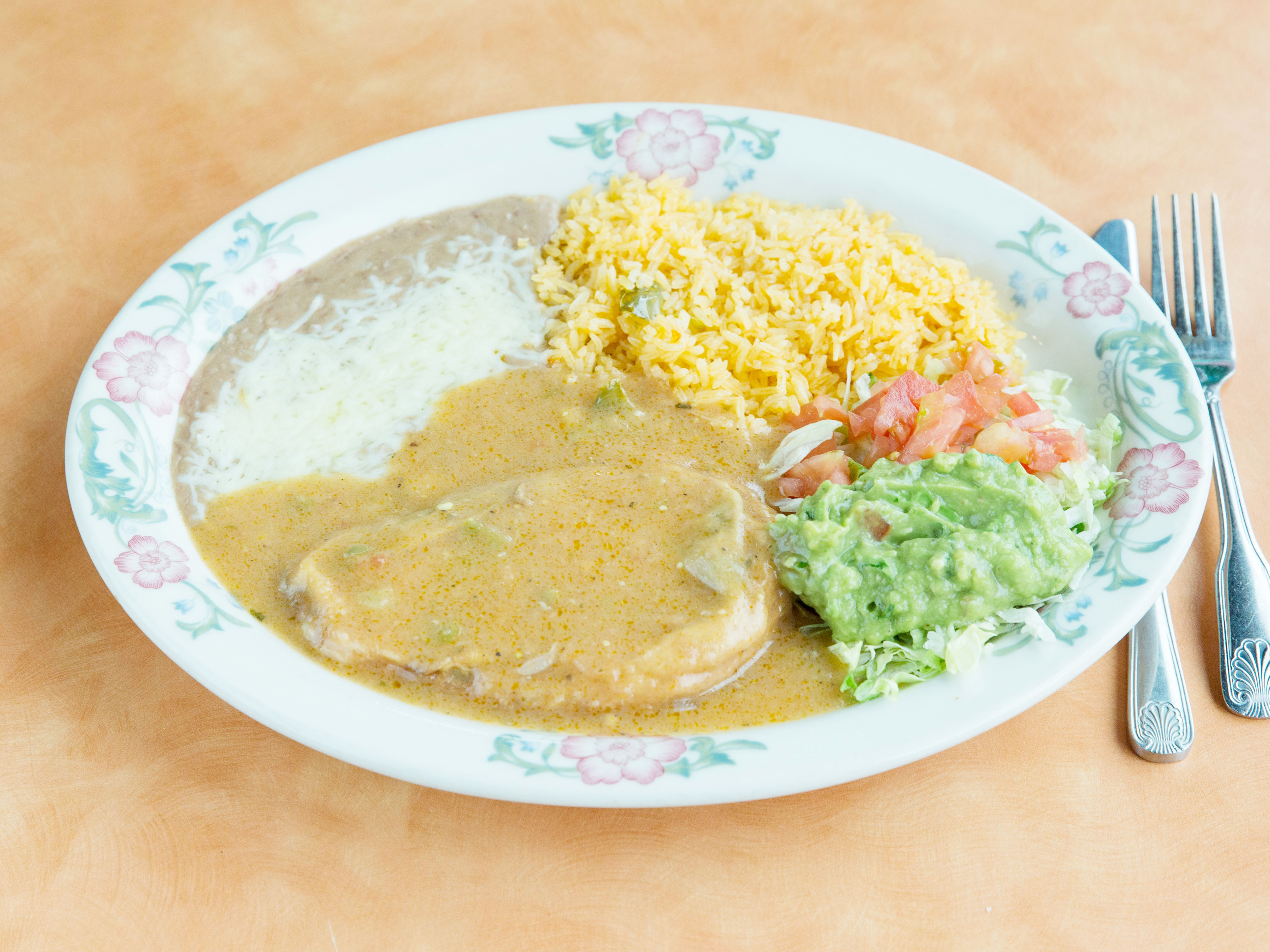 Order 2. Small 1 Chile Relleno and Guacamole Combo food online from 3 Margaritas store, Aurora on bringmethat.com