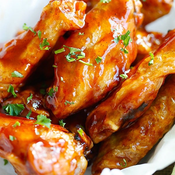 Order Honey BBQ Wings food online from Tommy's Deli store, White Plains on bringmethat.com