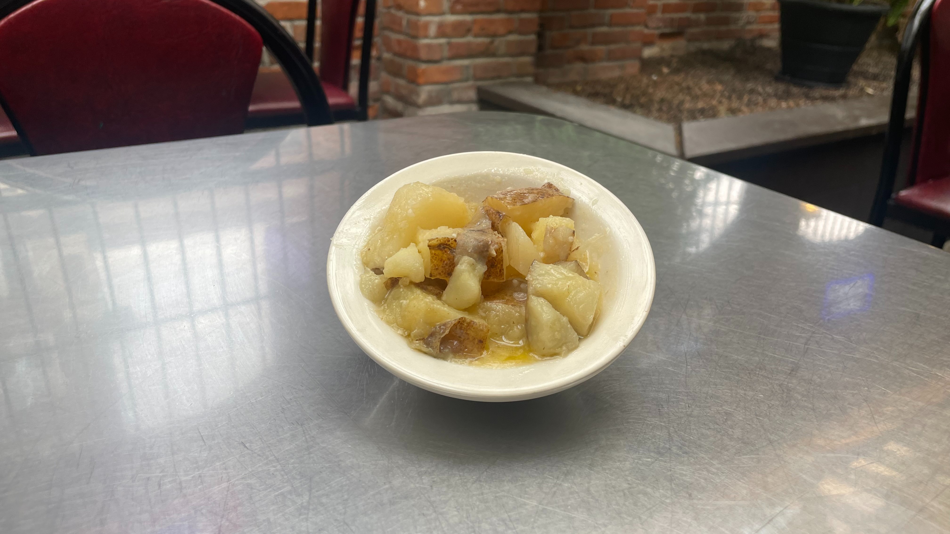 Order Garlic Potatoes food online from Macs Downtown Alton store, Alton on bringmethat.com