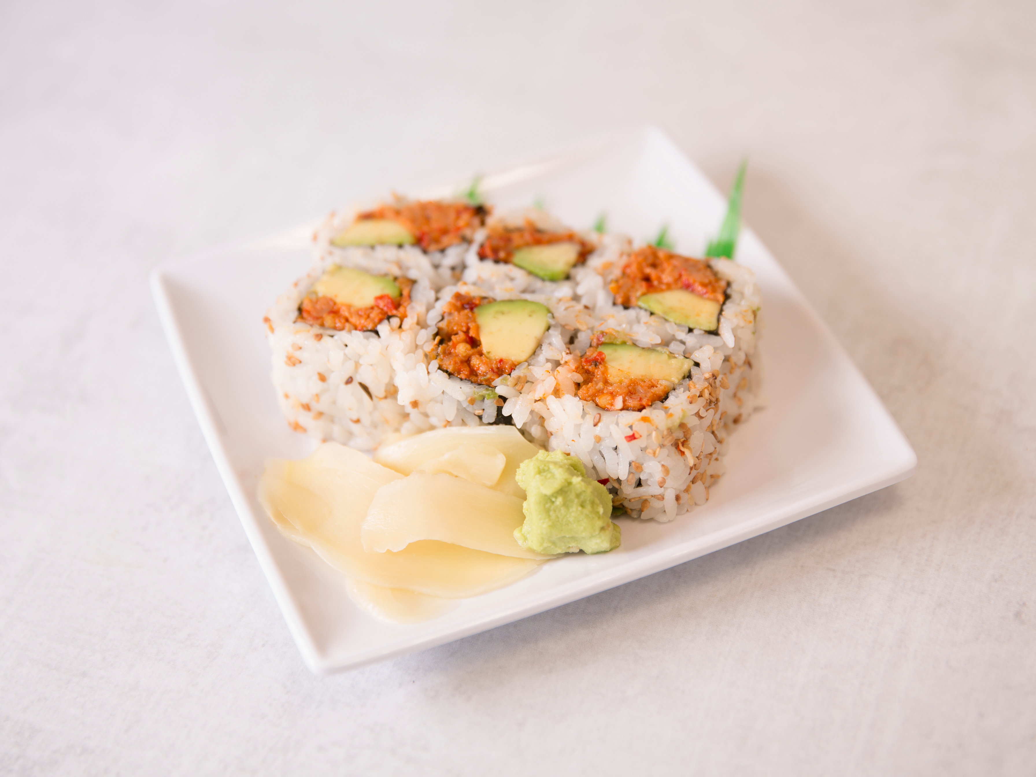 Order Spicy Tuna Roll food online from Kuishimbo Restaurant store, Los Angeles on bringmethat.com