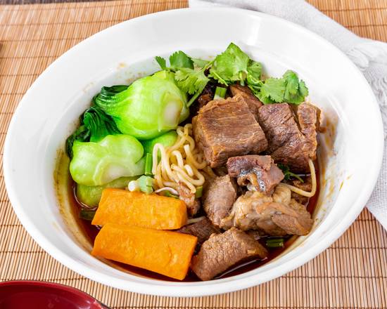 Order Stewed Beef Noodle Soup food online from Dian Xin store, New Orleans on bringmethat.com