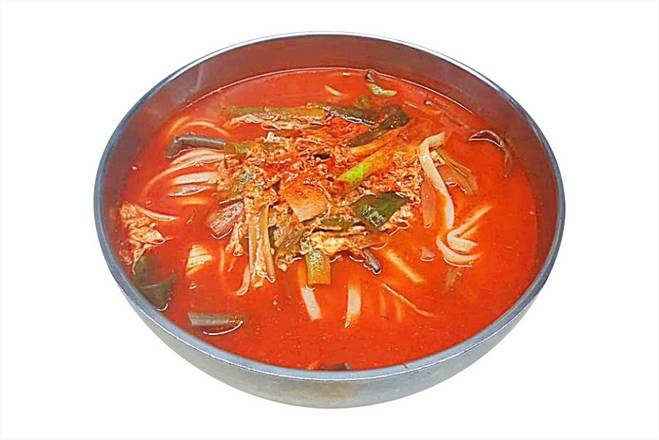 Order Sujebi with Chicken and Vegetables 닭계장수제비 food online from Halmae Noodle 할매칼국수 store, Palisades Park on bringmethat.com