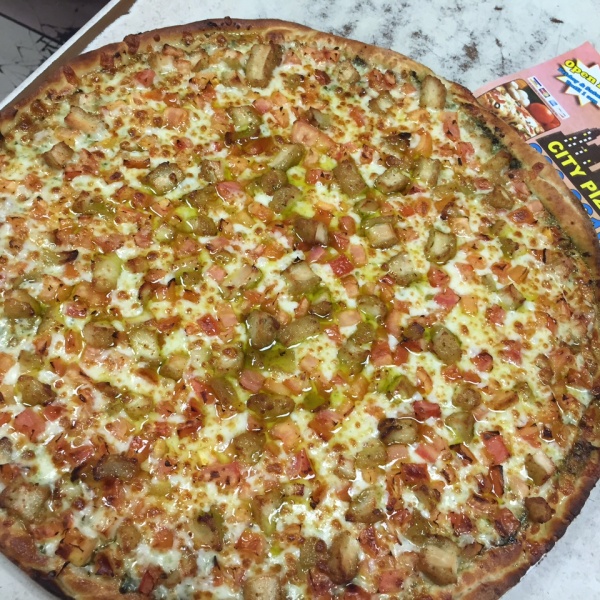 Order Chicken Pesto Pizza food online from City Pizza store, Hartford on bringmethat.com