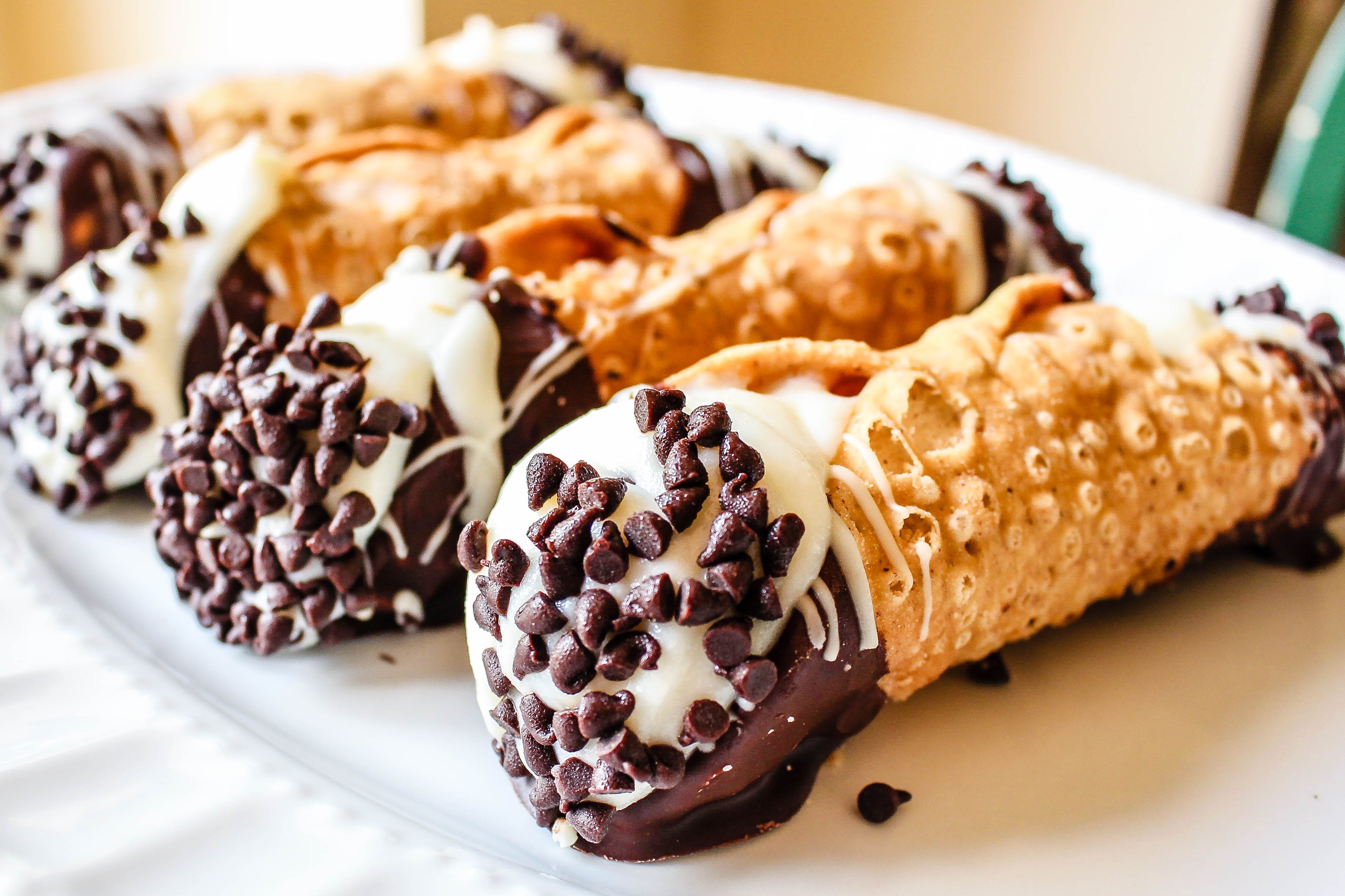 Order Cannolis - 3 Pieces food online from Papa Pizza Pie store, Fullerton on bringmethat.com