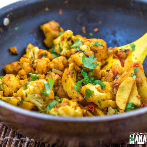 Order ALOO GOBHI food online from Thumka Indian Express store, Algonquin on bringmethat.com