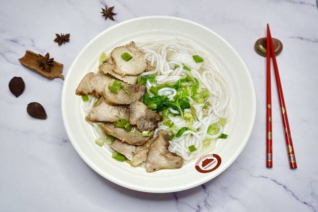 Order 叉烧鲜汤粉 / BBQ Pork Rice Noodle Soup food online from Classic Guilin Rice Noodles store, San Mateo on bringmethat.com