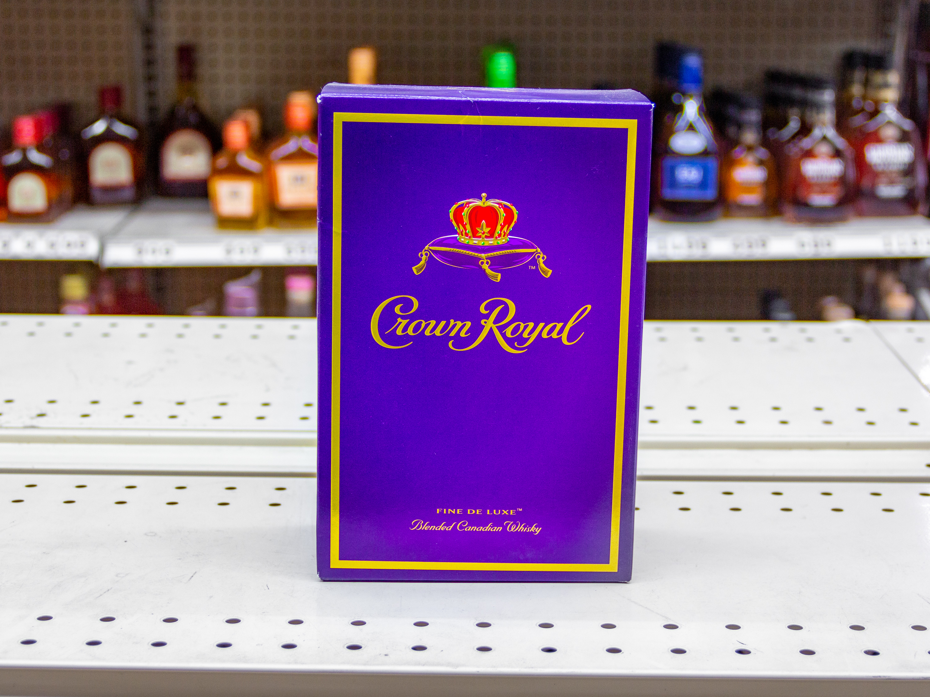 Order Crown royal 750ml food online from Phil Liquor store, Chino on bringmethat.com