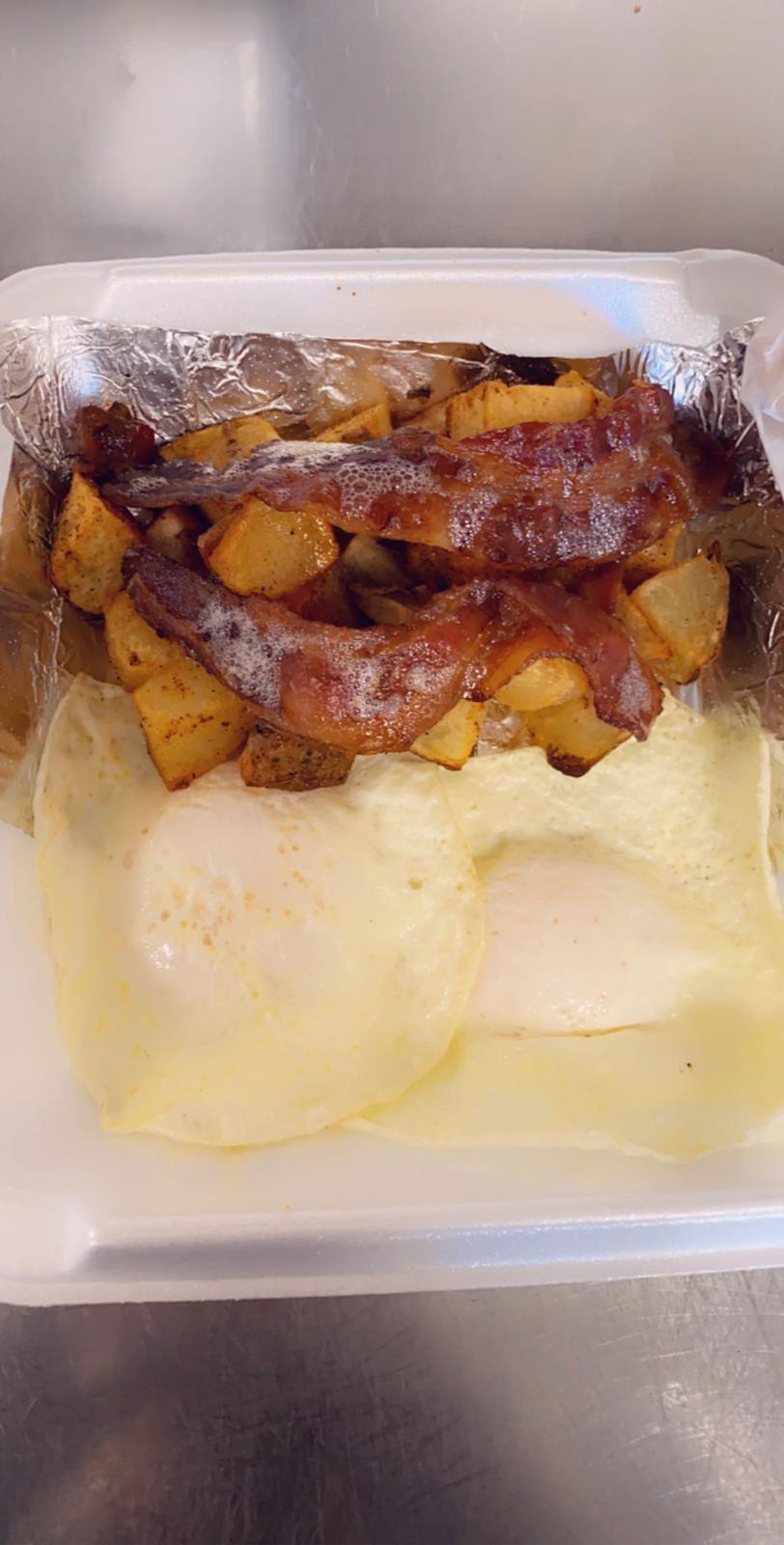 Order 2 Eggs, Home Fries and Toast with Bacon Plate food online from Blts Breakfast Lunch Takeout store, Lynn on bringmethat.com
