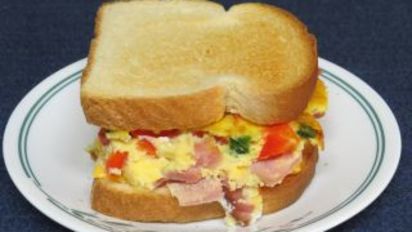 Order B20. Western Omelet food online from Middletown Deli And Convenience store, Bronx on bringmethat.com