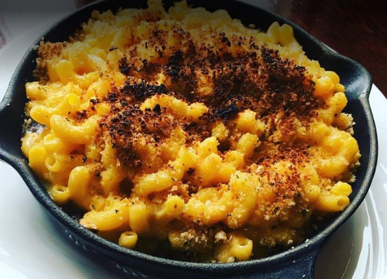Order Herb Crusted Mac & Cheese food online from Mickey Spillanes store, Eastchester on bringmethat.com