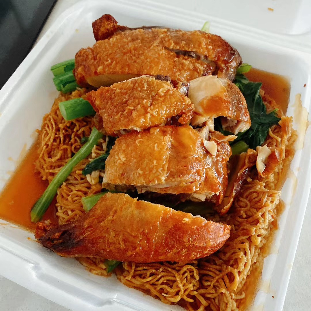 Order Oyster Sauce Chicken on Cake Noodle food online from House Of Wong Restaurant store, Honolulu on bringmethat.com