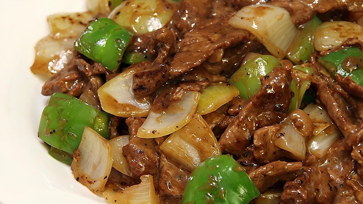 Order Pepper Steak with Onions food online from Hot Wok store, Fort Mitchell on bringmethat.com