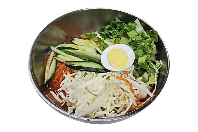 Order spicy noodles(Bibim Gusku)비빔국수 food online from Halmae Noodle 할매칼국수 store, Palisades Park on bringmethat.com