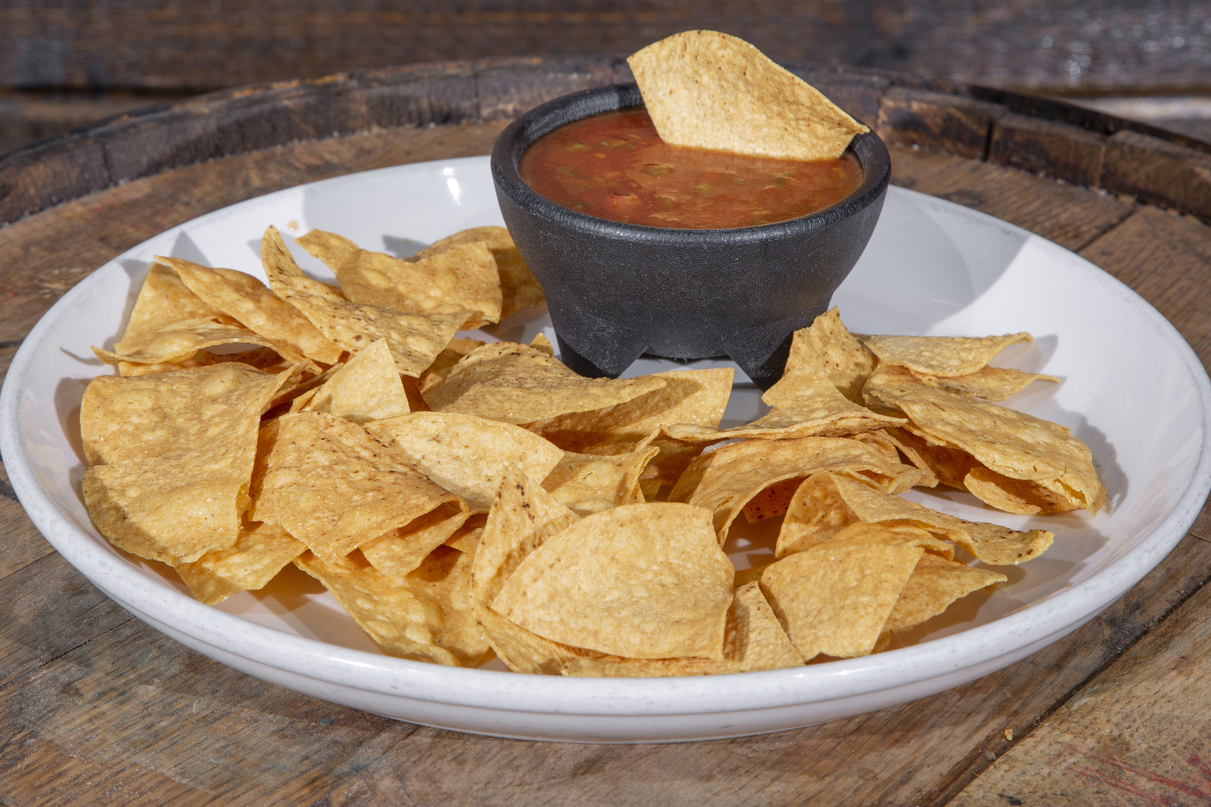 Order 32oz Salsa and chips food online from El Sarape store, Shelton on bringmethat.com