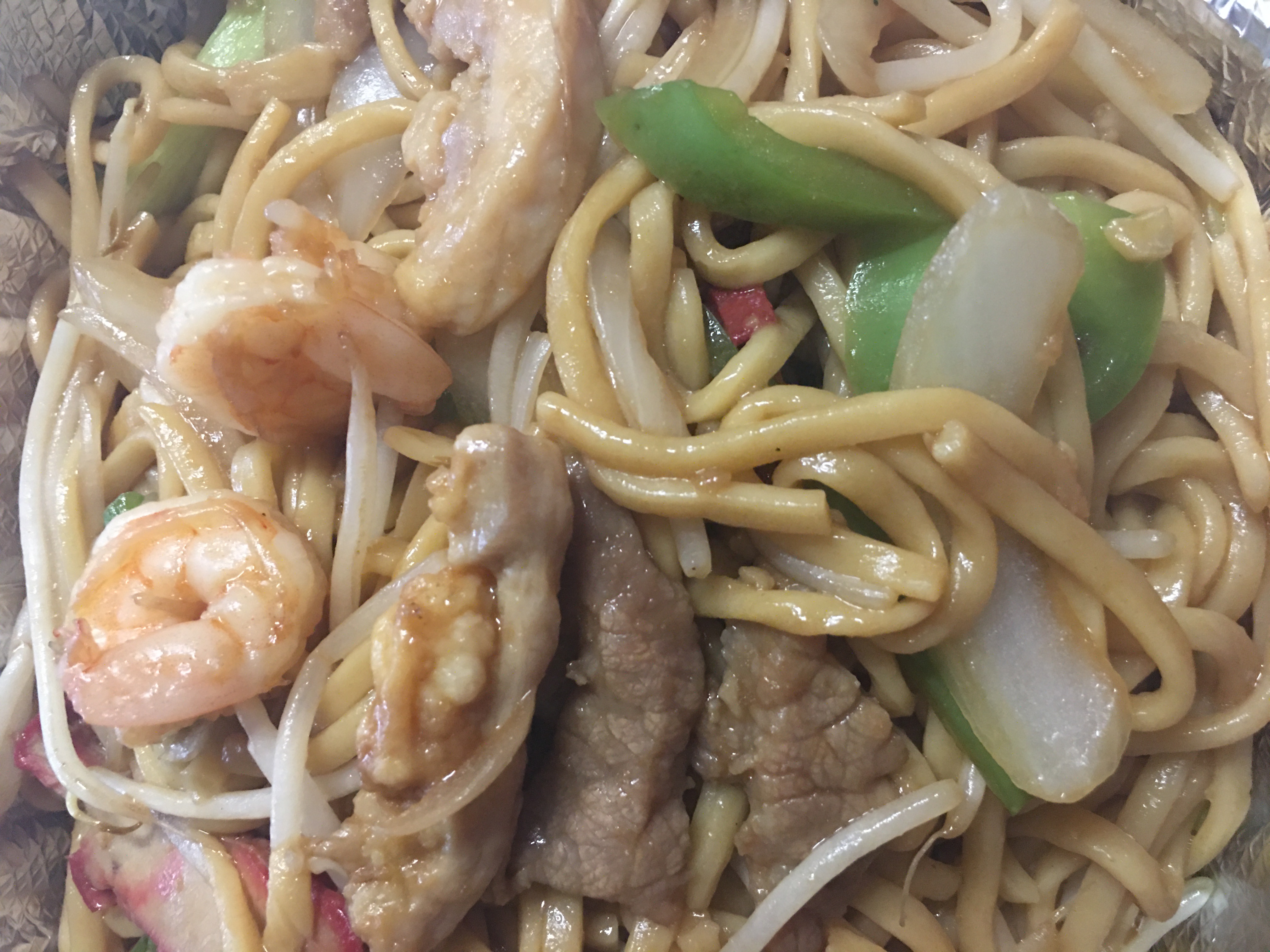 Order Combo Chow Mein 招牌炒面 food online from Golden kim tar restaurant store, San Francisco on bringmethat.com