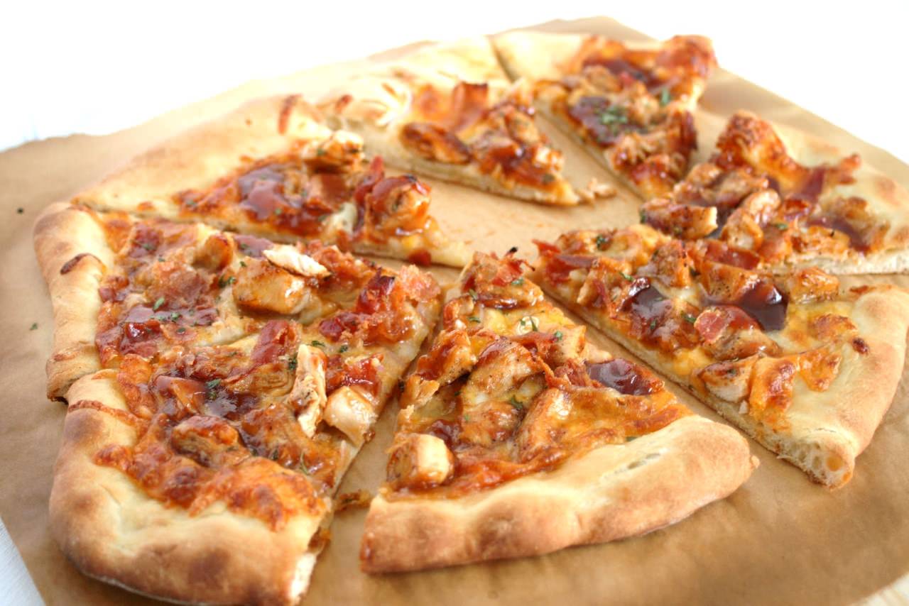 Order BBQ Chicken Slice food online from Pizzaroni store, Albany on bringmethat.com