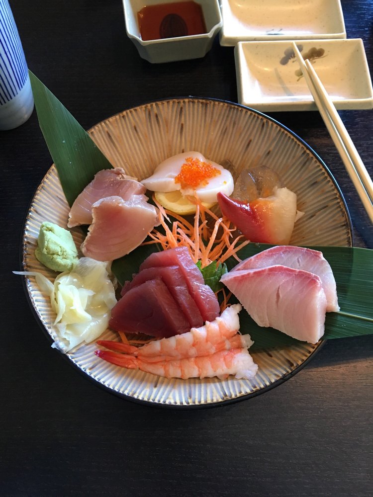 Order Sashimi Lunch Special food online from Sushi para japanese restaurant store, New York on bringmethat.com