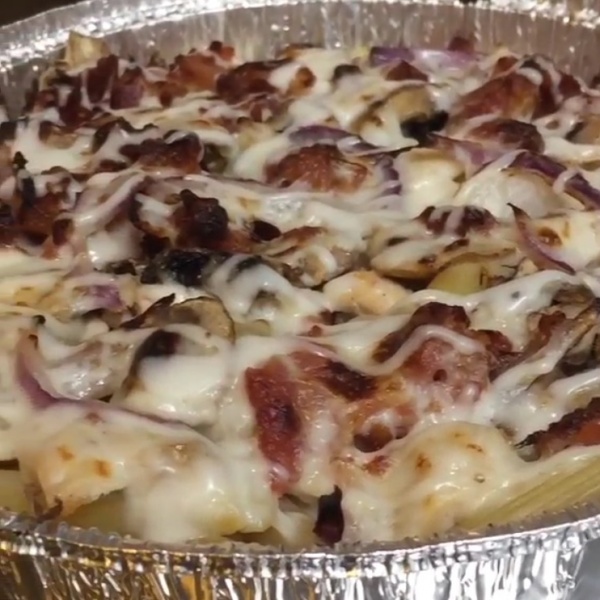 Order Chicken Carbonara Pasta food online from Aladino Pizza store, Brentwood on bringmethat.com