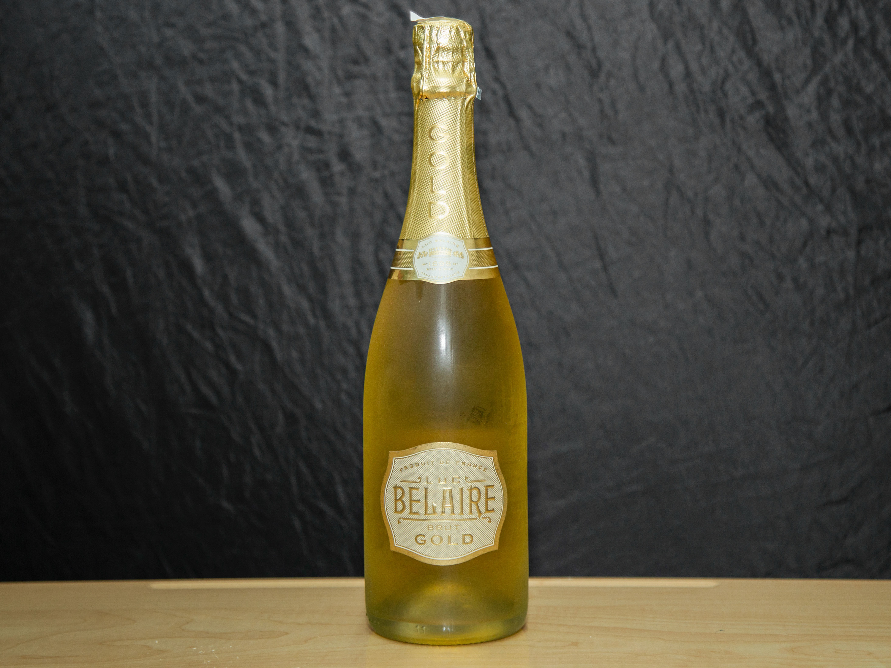 Order Luc Belaire Gold, 750 ml. Sparkling Wine (12.5% ABV) food online from Platinum Star Food & Liquor store, Chicago on bringmethat.com