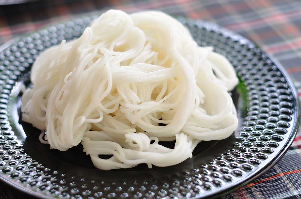 Order Rice Vermicelli food online from Somtum Der store, New York on bringmethat.com