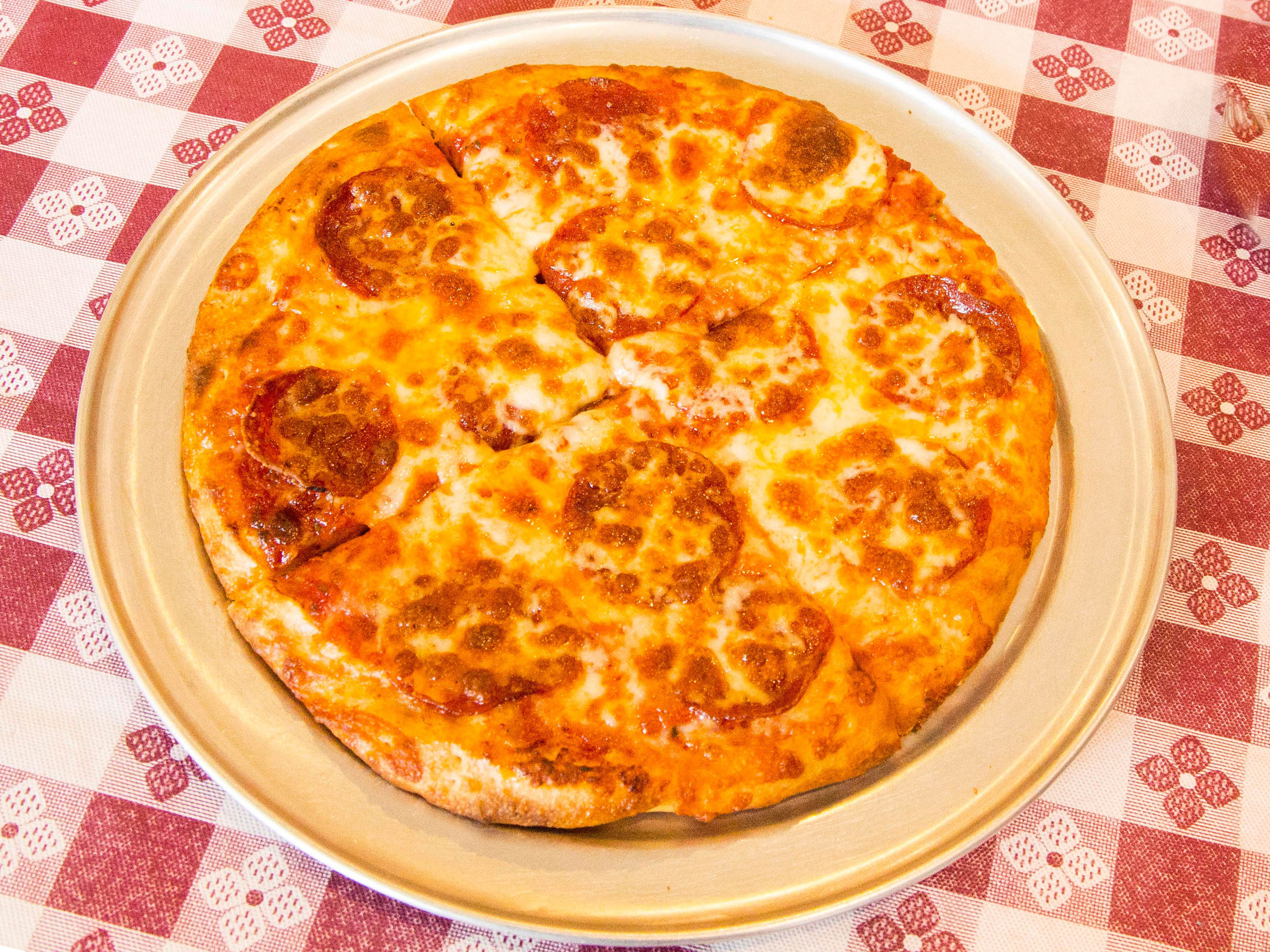 Order Classic Pepperoni Pie food online from Bella Pizza & Pasta store, Bothell on bringmethat.com
