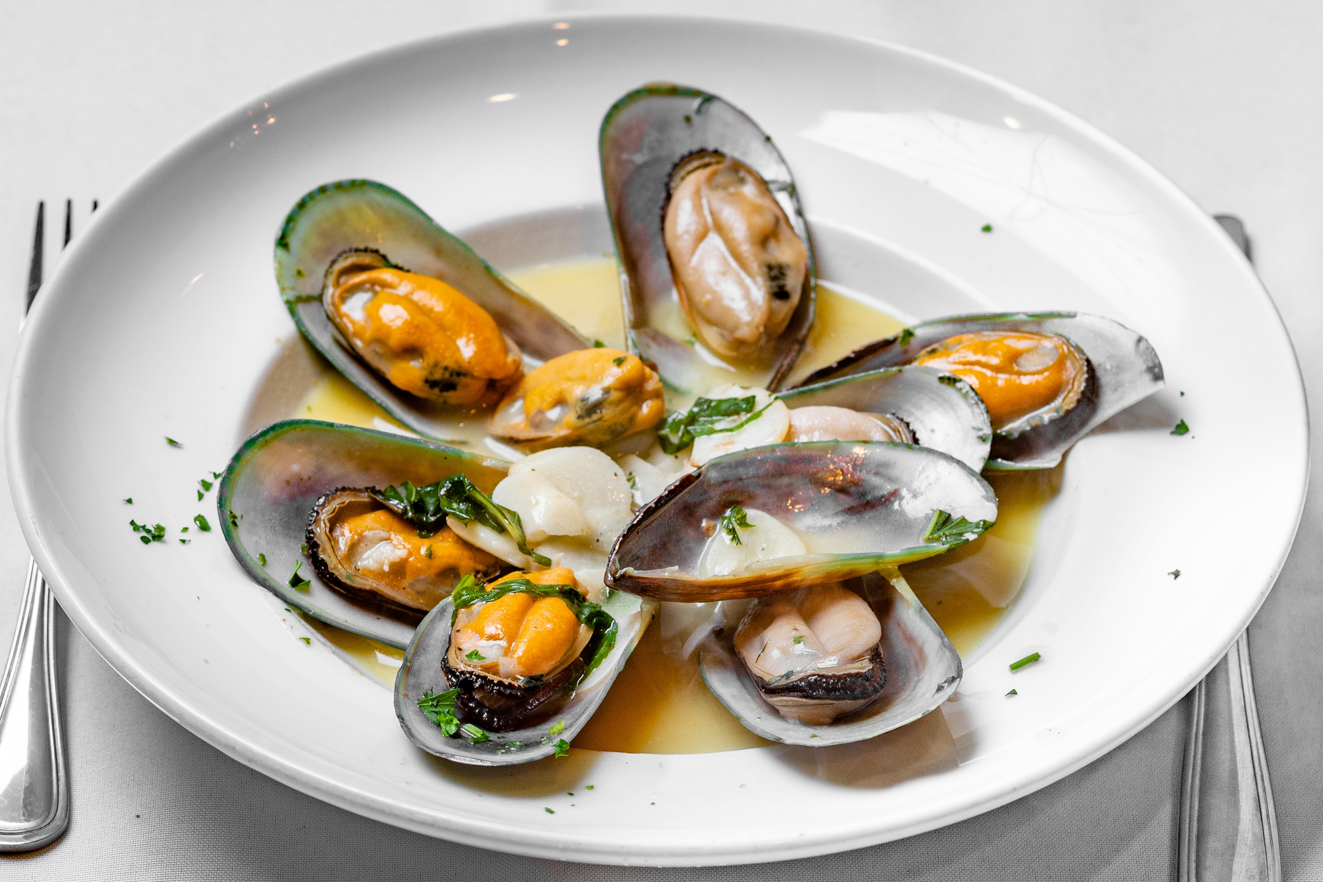 Order Green Mussels - Appetizer food online from Angelina Trattoria store, Florham Park on bringmethat.com