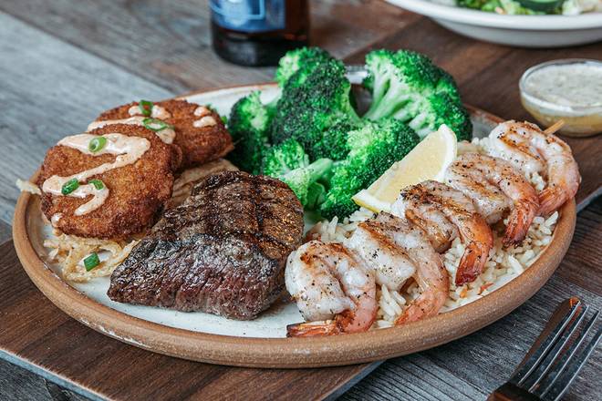 Order 6 oz. Sirloin Surf & Turf Trio food online from Logan's Roadhouse store, Normal on bringmethat.com