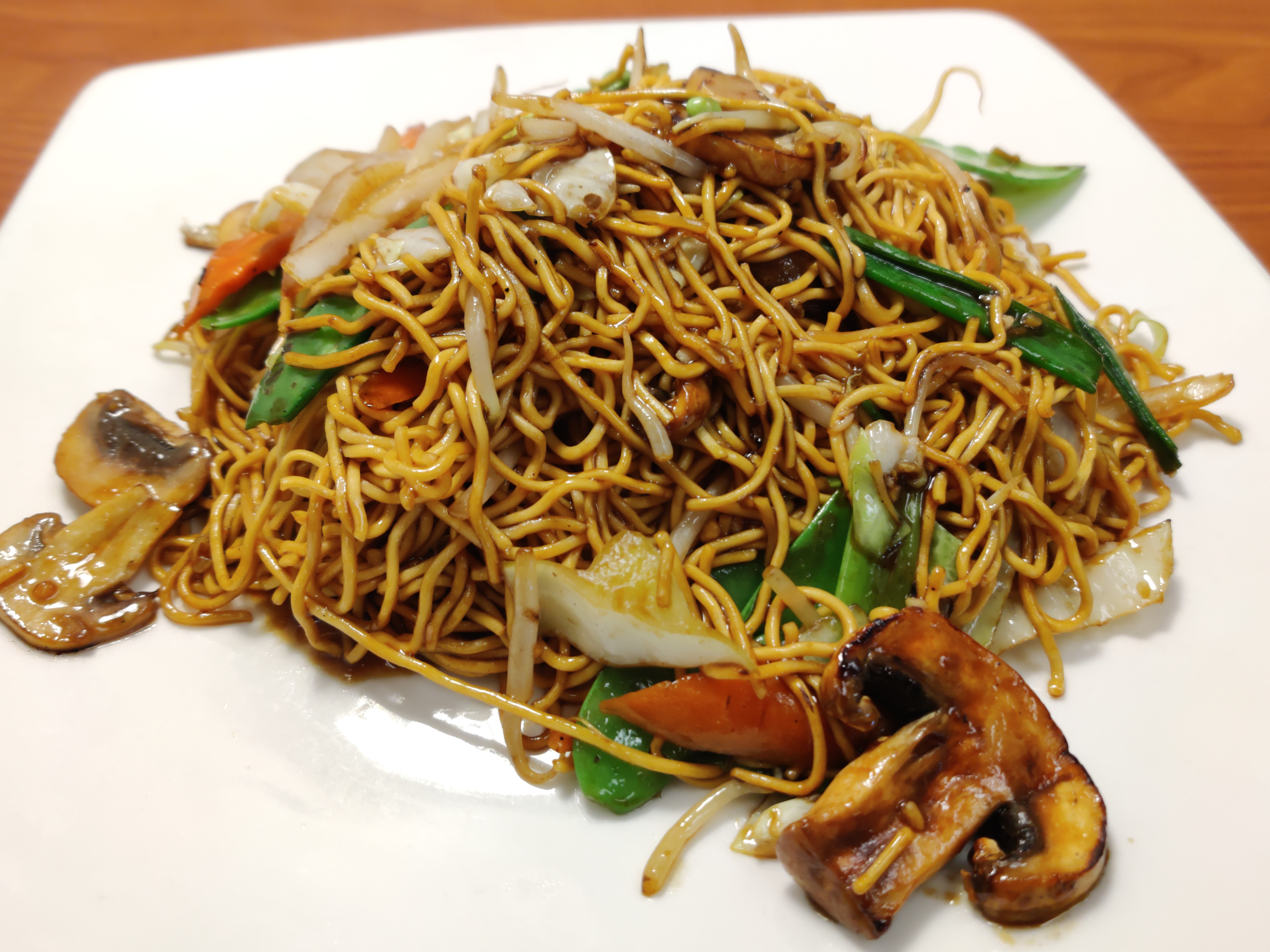 Order Vegetable Lo Mein food online from Red Ginger China Bistro store, Saint Paul on bringmethat.com