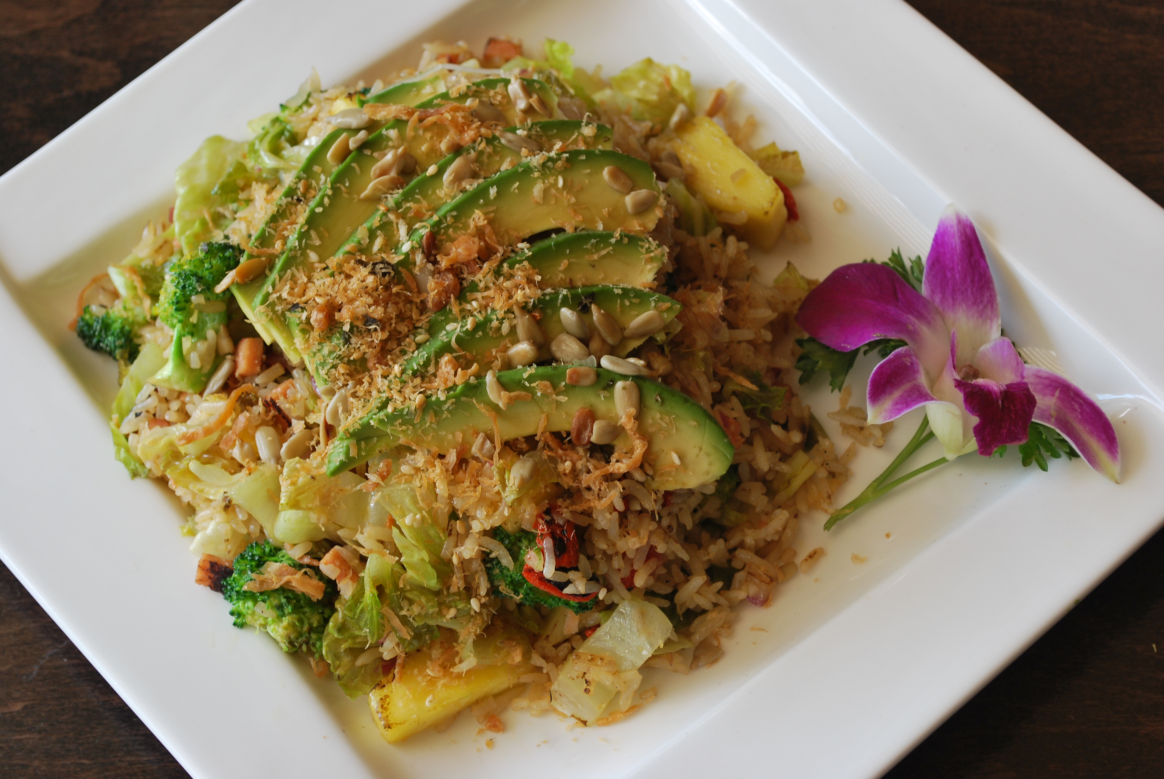 Order N5. Pineapple Fried Rice with Sunflower Seeds food online from Dao palate store, Brooklyn on bringmethat.com