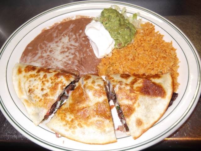 Order Fajitas Quesadilla food online from El Paraiso De Mexico store, San Antonio on bringmethat.com