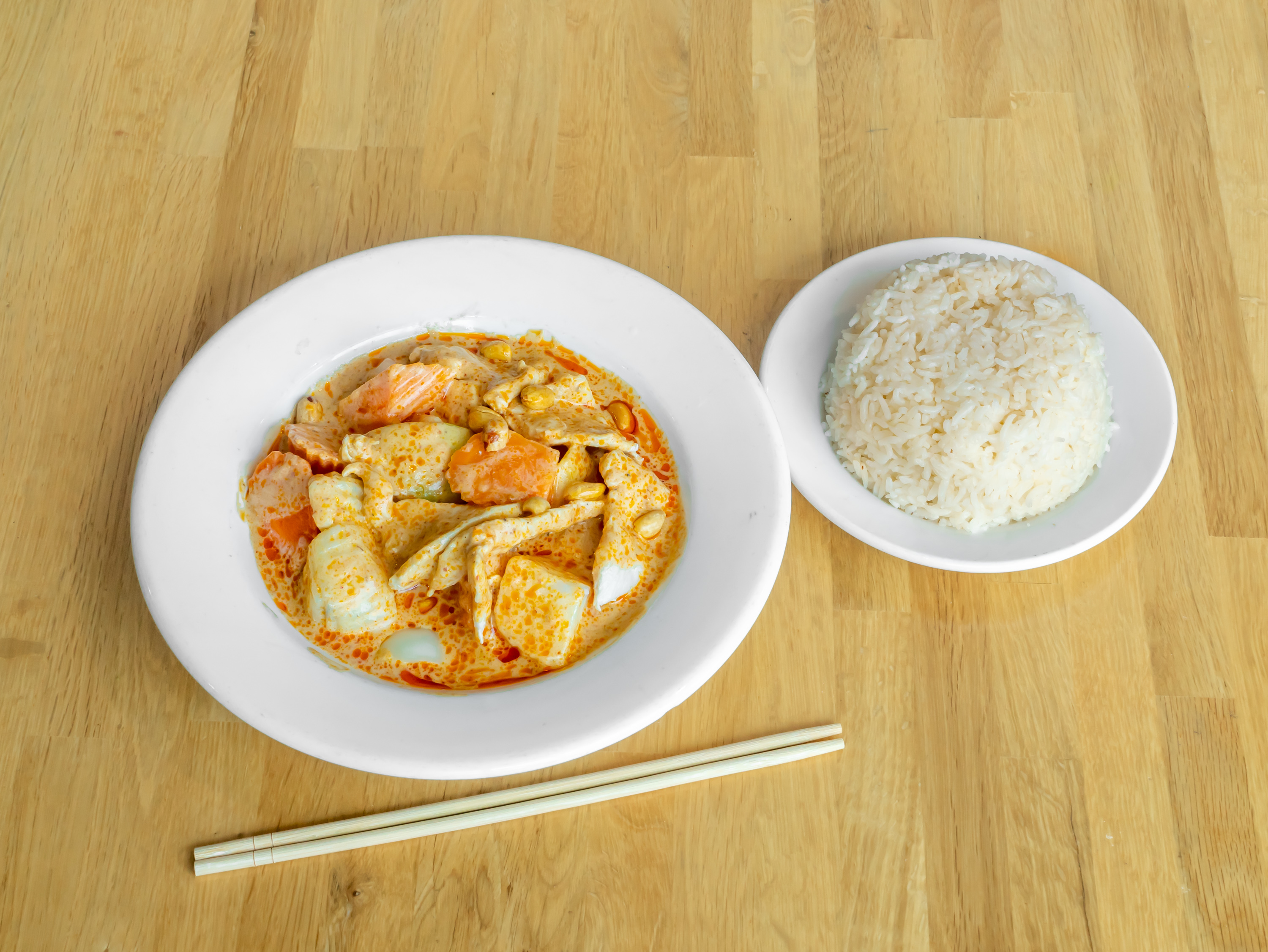 Order Massaman Curry food online from Karta Thai store, Saint Paul on bringmethat.com