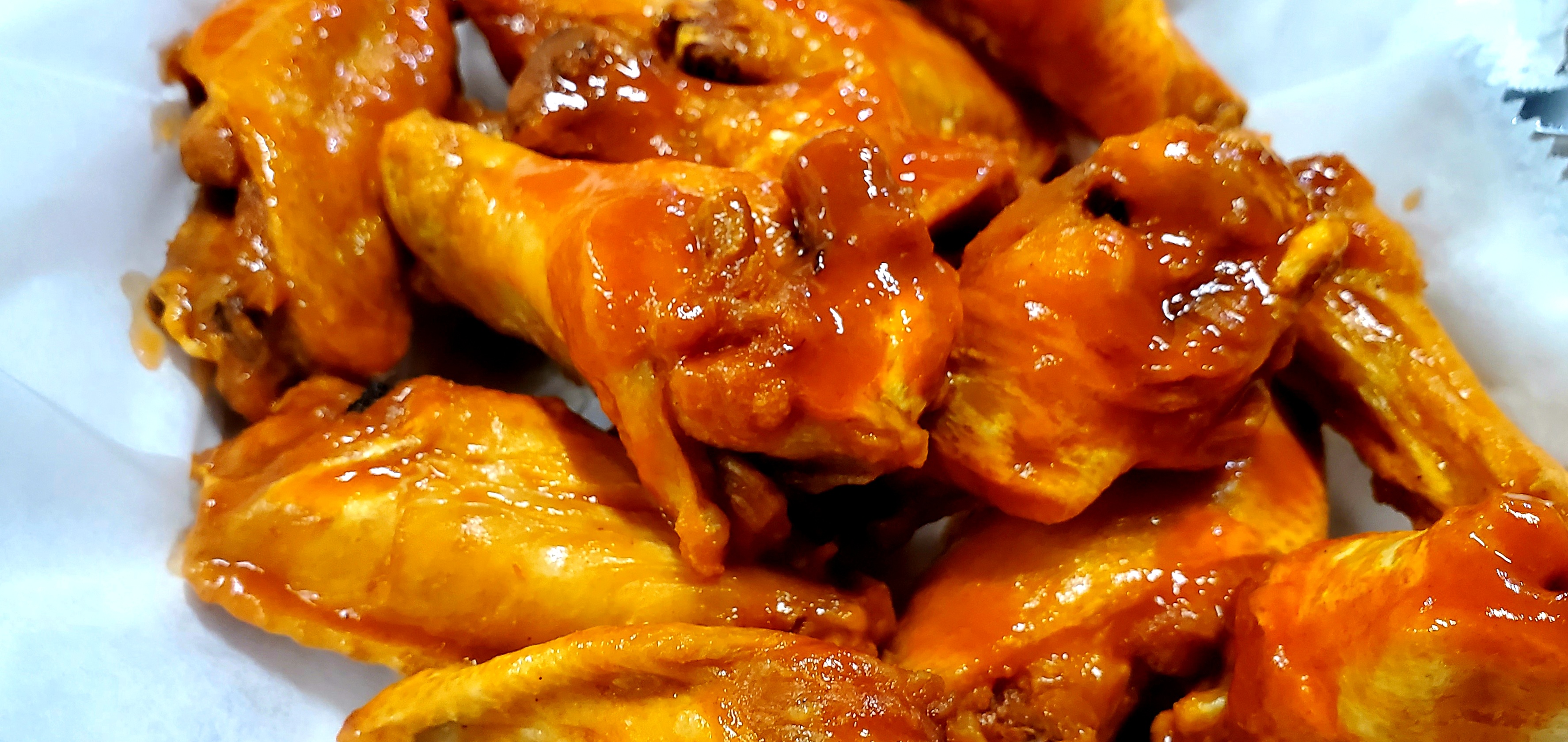 Order 6 Piece Buffalo Wings food online from M&G Pizza store, Chicago on bringmethat.com