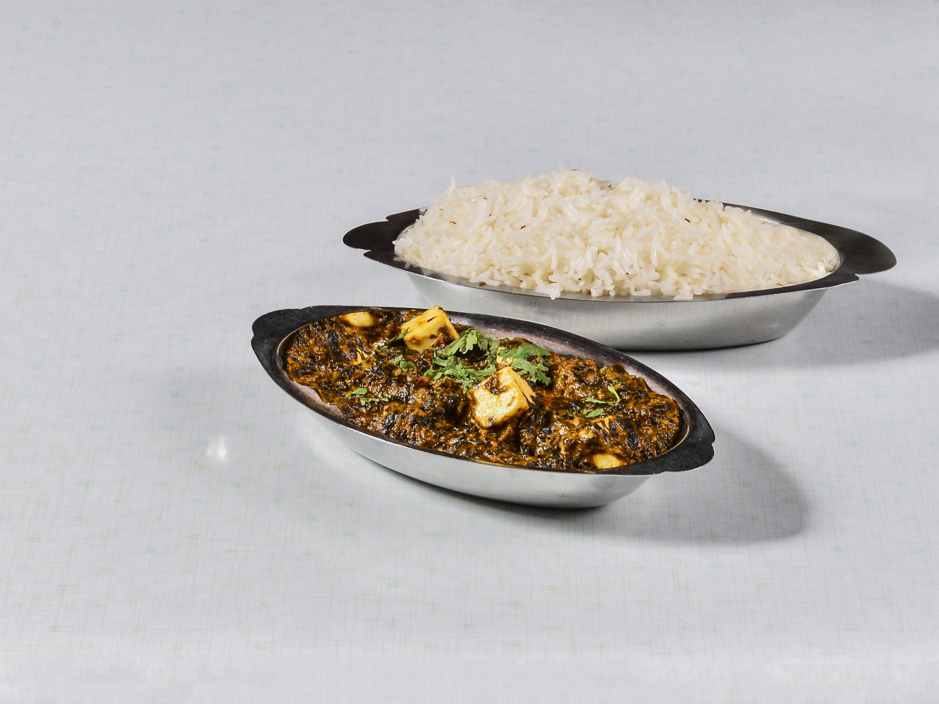 Order Saag Paneer Specialty food online from Raja India Restaurant store, Mason on bringmethat.com
