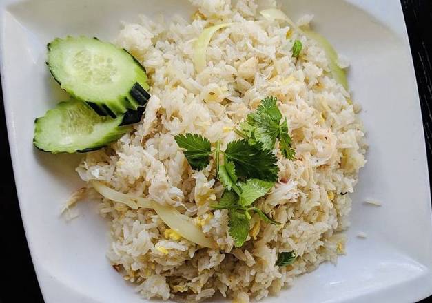 Order E03. Crab Meat Fried Rice food online from New Thai Elephant store, San Mateo on bringmethat.com
