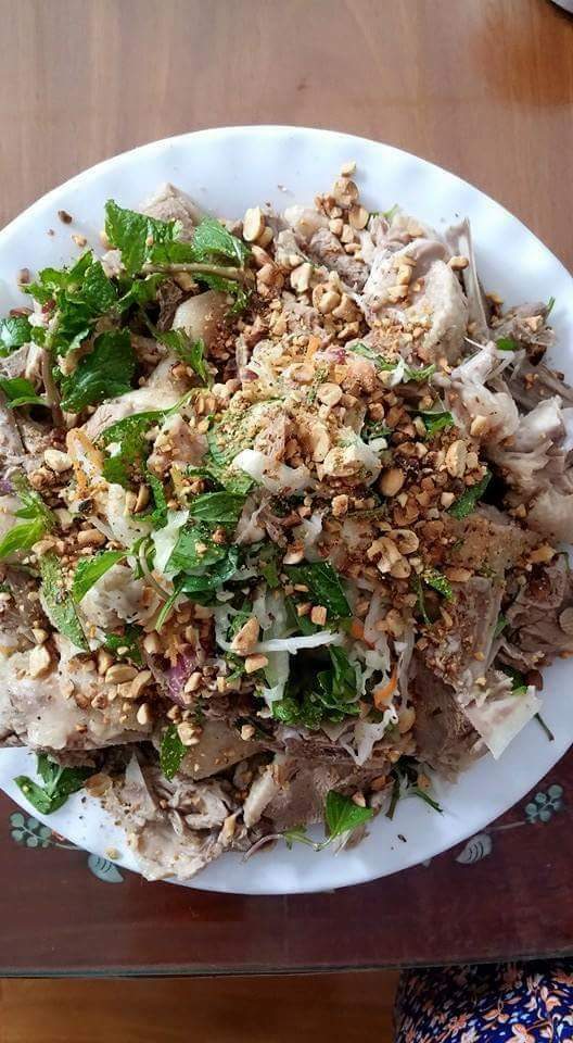 Order 32. Duck Salad food online from Tuyet Mai store, San Francisco on bringmethat.com
