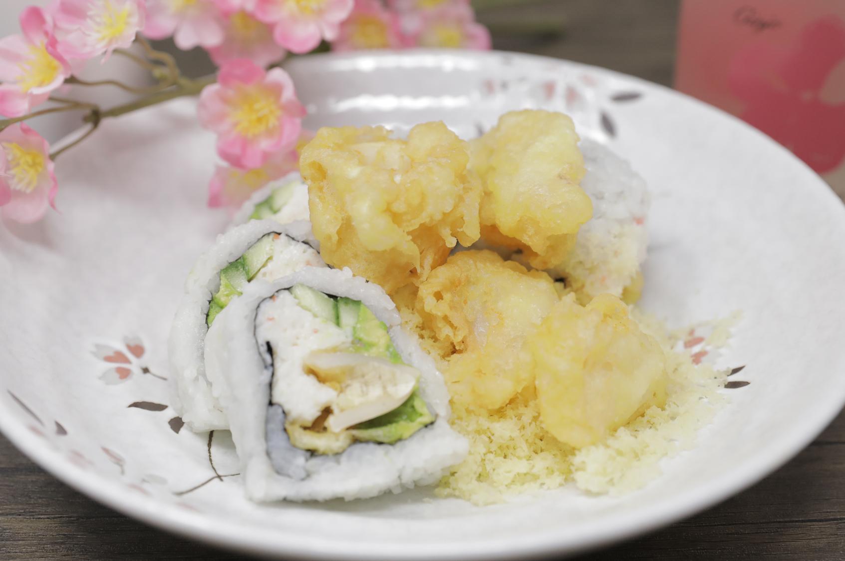 Order Calamari Tempura Roll food online from California Rock'n Sushi store, Los Angeles on bringmethat.com