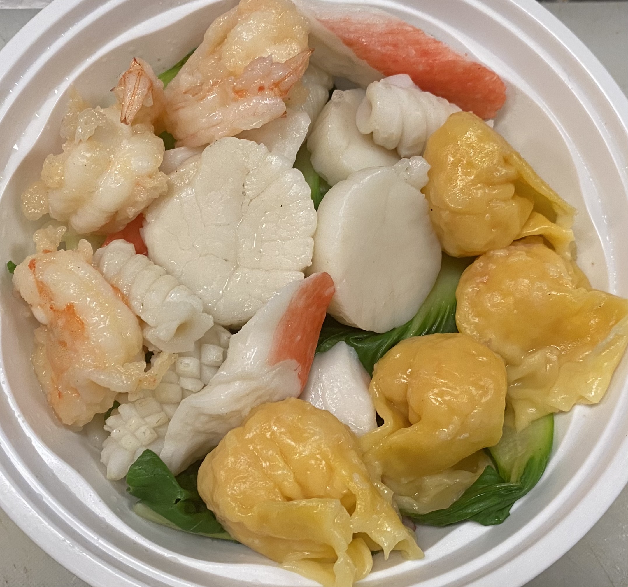 Order Seafood Shrimp Wonton Noodle Soup海鲜虾云吞汤面 food online from Kumo Asian Fusion store, Brick on bringmethat.com