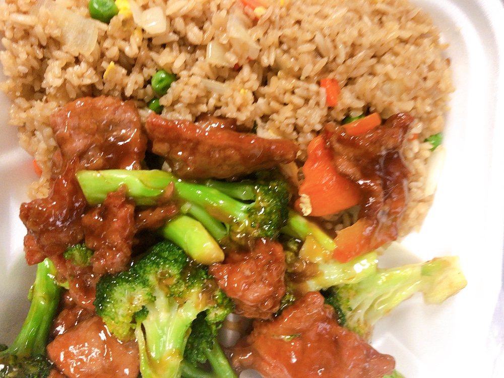 Order Beef with Broccoli food online from Golden Dragon Chinese Restaurant store, Hamilton on bringmethat.com