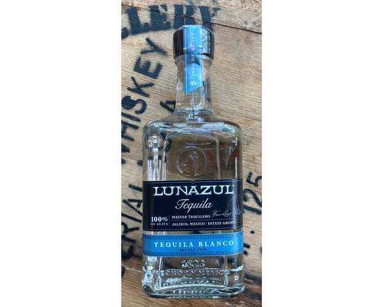 Order Lunazul Silver, 750mL tequila (40.0% ABV) food online from Chris's Liquor- 2203 S Lamar Blvd store, Austin on bringmethat.com
