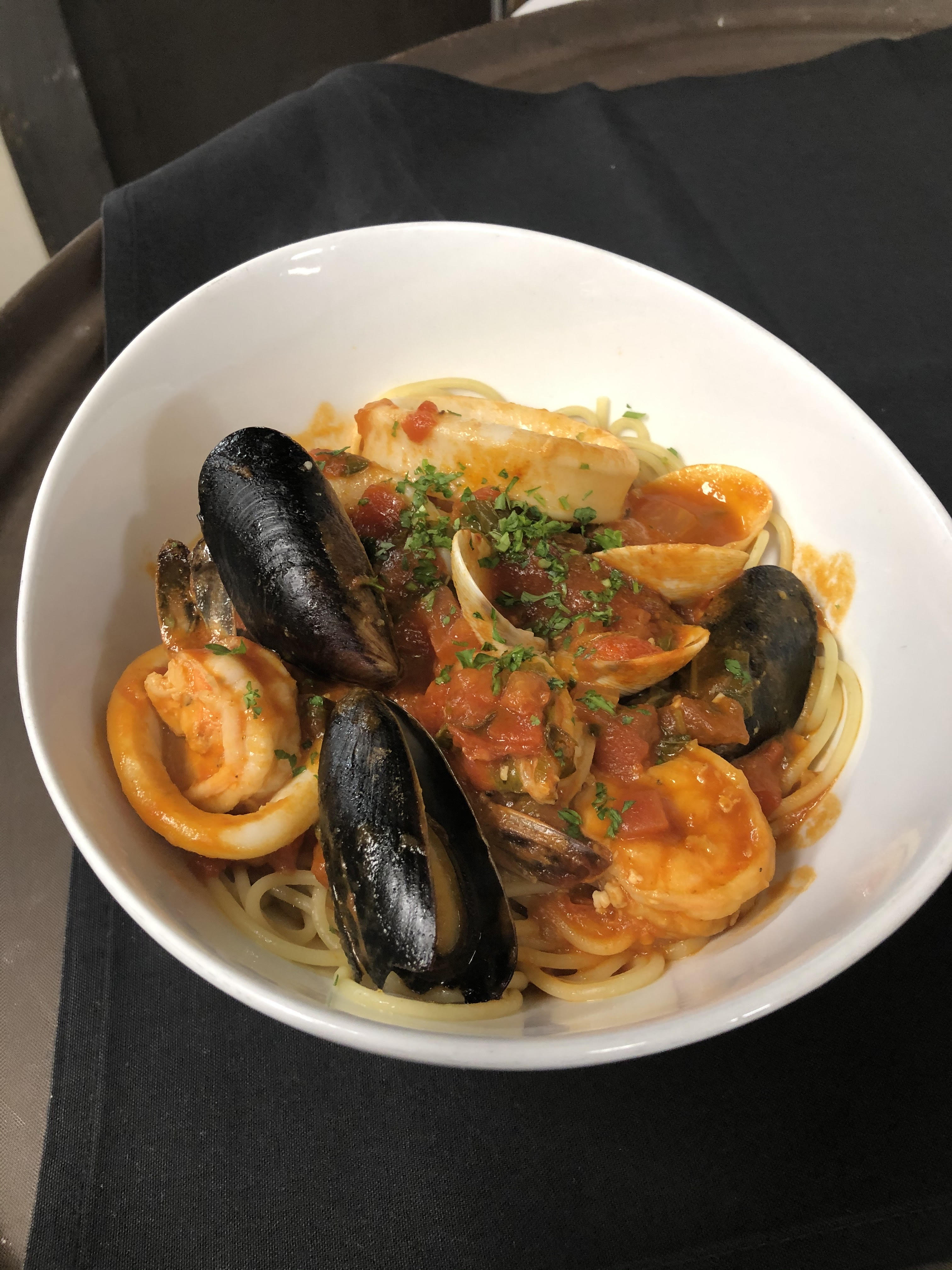 Order Seafood Pasta food online from Gg Bistro store, Laguna Beach on bringmethat.com