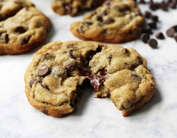 Order CHOCOLATE CHIP COOKIE food online from Get Fruity Cafe store, College Park on bringmethat.com
