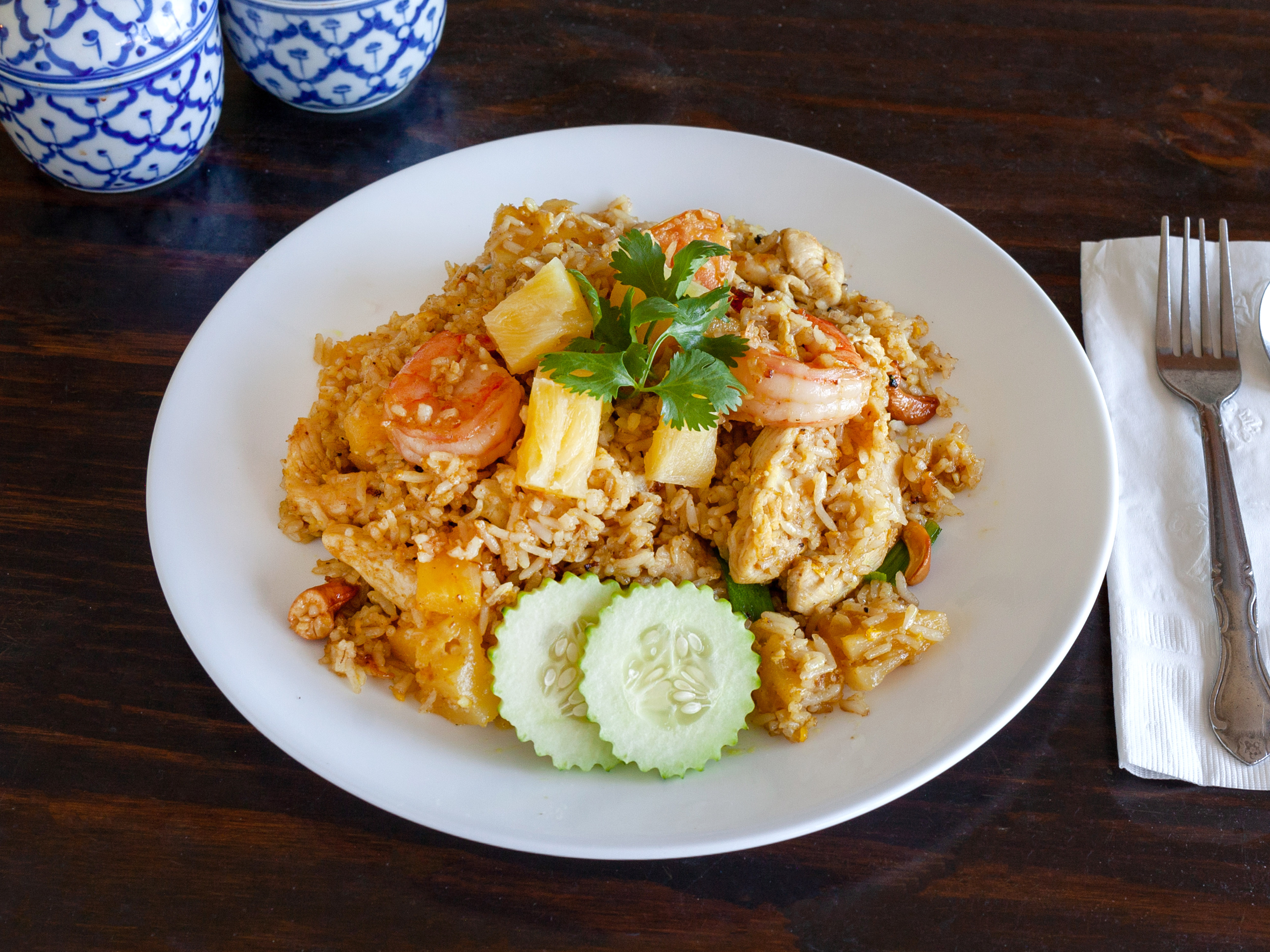 Order 68. Pineapple Fried Rice food online from Siam Bay Thai Cuisine store, El Segundo on bringmethat.com