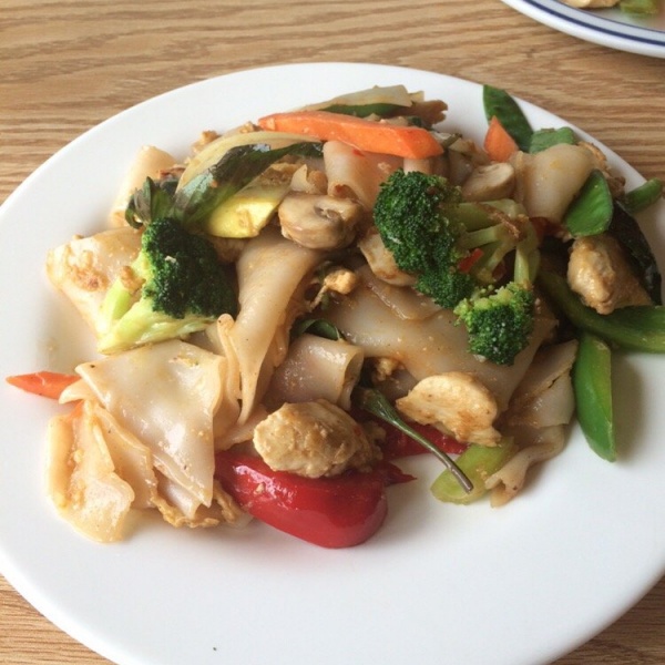 Order 36. Pad Kee Mow Drunken Noodles Lunch food online from Coconut Thai Cafe store, Wellesley on bringmethat.com