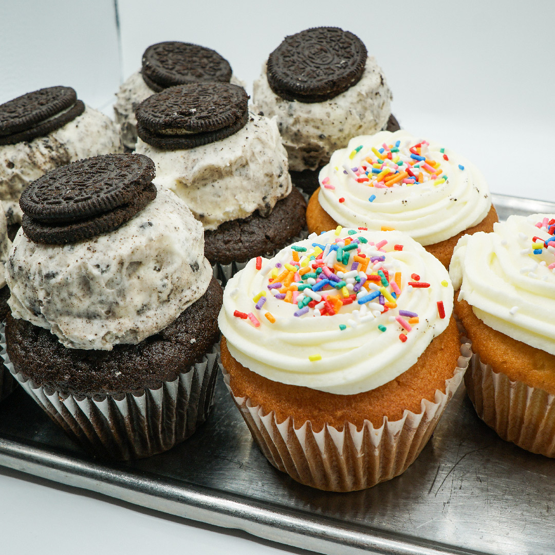 Order Cupcake food online from Coach House Diner Restaurant store, North Bergen on bringmethat.com